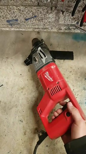 milwaukee core drill, just stopped working. problem is a burnt spade connector on the field. The on these have 4 small spade connectors for power in and out from the switch, plus a feed for the brushes. These spade are simply to small for the work these core drills will get. plus I always find angle spade connectors fail more easily. #milwaukee #coredrill #drill #drillrepair #spadeconnector #repair #tool #tools #toolrepair #Elektrowerkzeug #électrique