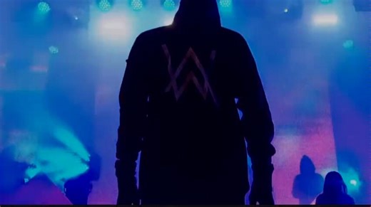 《fade》这首歌曾征服世界！第一个点击量超10亿的现场，太厉害了。