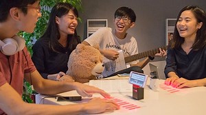 Serafim Keybo is a mini laser projector that can turn any desk into a playable music keyboard