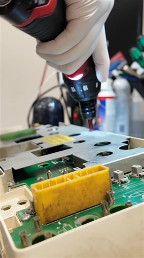 In 1993-2004 International trucks, the instrument cluster is a common failure point, with a faulty module resulting in problems such as intermittent or complete power loss, the lights flickering or not working at all, or individual gauge issues. We offer a comprehensive rebuild service for these modules that will save you time and money while giving you peace of mind. If you need to have your cluster repaired, you can visit us here: https://circuitboardmedics.com/international-truck-instrument-c