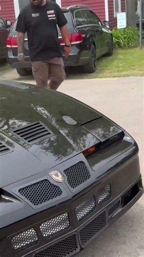 Who doesn’t love a good rev l. #carculture #automobile #carlifestyle #carlite #carworld #silvercars