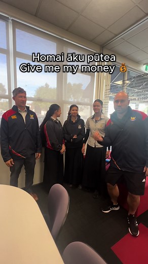 Te Reo Māori & Tiktok trends: 🤝 #theroskillway #tewikiotereomāori #reomāori #givemethemoney