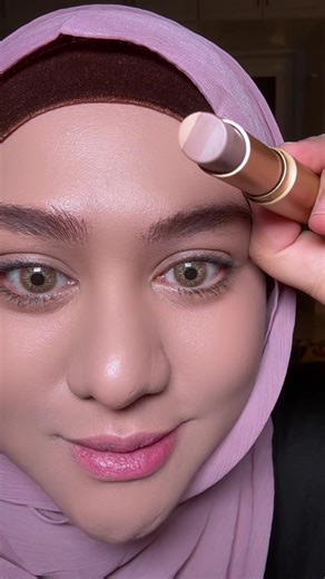 Beginner's Guide to Eyeshadow Stick Application