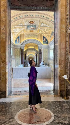 Firuza Aliyeva on Instagram: "Yaradanın sonsuz dəstəyi və qoruması hər zaman üstümdə oldu. Dirənməməyi öyrəndim, buraxmağı, mənə xidmət etməyən insan və hadisələrdən uzaqlaşmağı öyrəndim. Öz alanımı qorumağı öyrəndim, hər hansı hörmətsizlik olan zaman insanlara yox deməyi, kəsib atmağı, haqqını qoruya bilməyi, yeri gələndə dalaşıb sözümü də yeritdim. Çünki being too nice bu o demək deyil ki, istədikləri kimi davrana, razı ola bilərsən. Firadır, bağışlayar yerinə, Firadır, o ən yaxşısına layiqdir