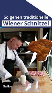 👉Das Wiener Schnitzel ist ein kulinarischer Superstar: ein dünnes Stück Kalbfleisch umhüllt von knuspriger Panade. Und mindestens genauso beliebt: die Variante "Schweine-Schnitzel Wiener Art". 🤩Beide Schnitzel haben Millionen Fans - und um rauszufinden, was ein wirklich gutes Schnitzel ausmacht, sind wir nach Wien gefahren und nach Rheda-Wiedenbrück. 👉Das Ergebnis vom großen "Masse vs. Klasse"-Spezial siehst du bei #Galileo. #Joyn #Wissen #Schnitzel #Wien | Galileo
