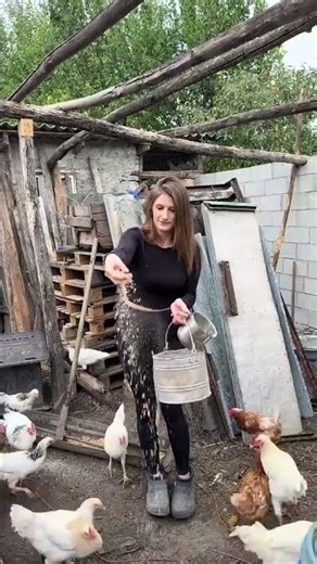 farm girl/beautiful farm #farmingtraditions #countrylife #russia #farming #farmlife #punjabi
