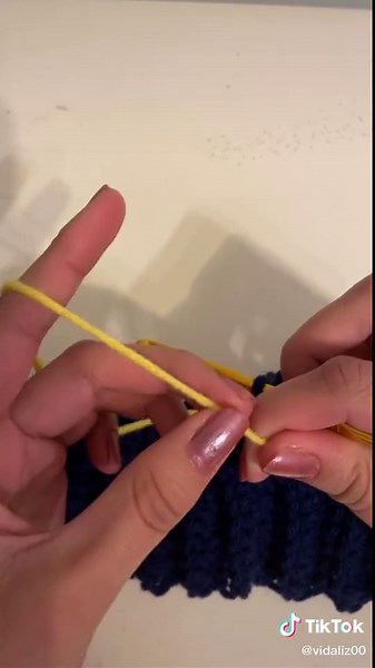 How to add a second color 🧶 #crochet#fyp#diy#hat#tutorials #Homemade #InLove