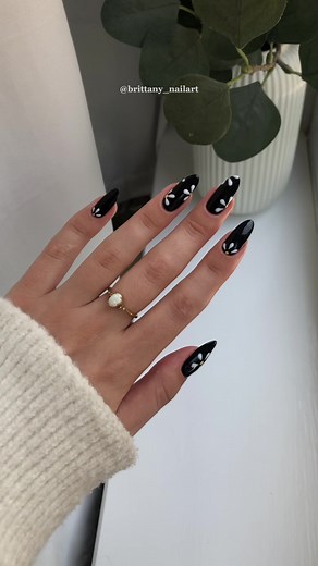 Easy DIY Black Nail Designs for At-Home Gel Nails