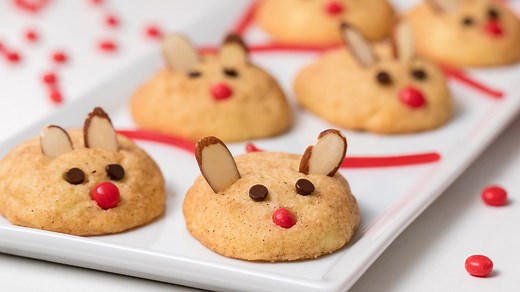 Make these cute Christmas mouse cookies