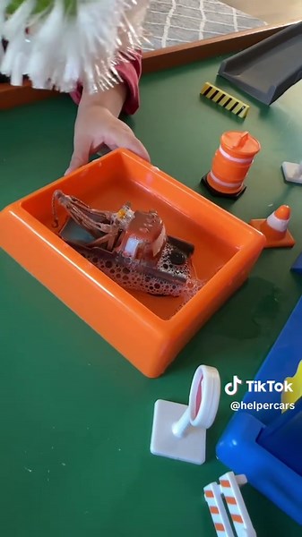 Tow Mater's Fun Car Wash Adventure