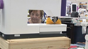 Woman sews 'fidget quilts' for Alzheimer's patients