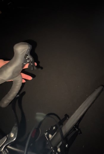 ブレーキの音じゃないこの音なんで鳴るか教えて詳しい人#ロードバイク #初心者 #おすすめ #いいね