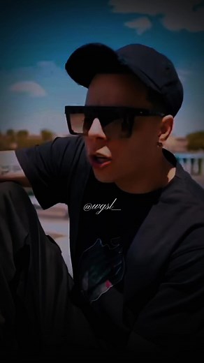 Mujer Interesada en Papi Wilo: La Luz del Diamante