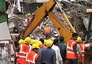 Rescue operation on as toll reaches 8 in Mumbai building collapse