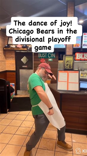 Bust_Outs_Chicago on Instagram: "We’re just too happy to see the #chicagobears in the divisional playoff game! Bear down cause it’s Chicago. Before Matthew Stafford could say it, let’s snatch there are hearts out #burger #viralvideos #doit"