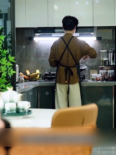 La caja fuerte se tragó a su hija#peliculasrecomendadas #viral_video #dramachina #fyp