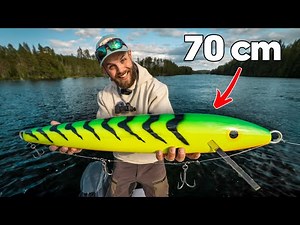 Casting (!!!) the 70 cm GIANT Rapala for River Beasts...