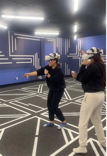 Immersive Full-Body VR Battle Experience in Toronto