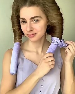 14M views · 66K reactions | Heatless curls are the way forward  No more curling iron burns? Get to sleep while we style? Yes please! https://trib.al/xAQVoEe  beautiepride | GLAMOUR UK | Facebook