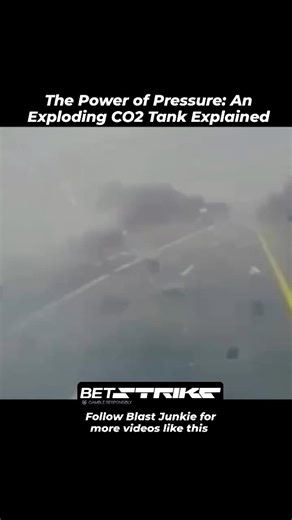 BlastJunkie💣 on Instagram: "This terrifying highway incident wasn't a fuel tank explosion, but a Liquefied Carbon Dioxide (CO2) tank. When the super-cooled, pressurized liquid rapidly turns into gas—especially when compromised by impact—it creates a massive volumetric expansion and subsequent blast wave. That huge, white cloud is mostly the freezing-cold gas instantly vaporizing. ​The physics here are shocking. Understanding the danger is the first step to avoiding it. SAVE this post as a quick