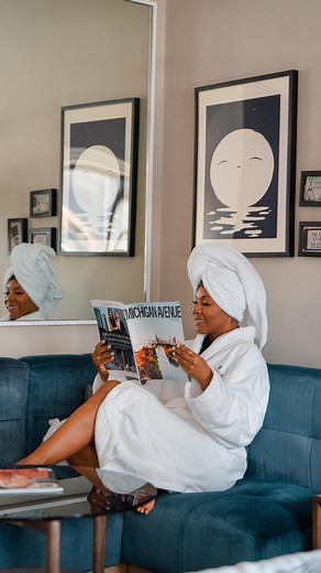 Expedia on Instagram: "Ready to indulge in Chicago’s best? @worldofawanderer is back with part 2 of her adventure—this time, it’s all about savoring the city’s finest bites and stunning skyline views. Dreaming of your own trip? Expedia Flight Deals has you covered. Open the Expedia app, hit “Search” > “Find Deals,” and start saving! Link in bio for more. #ExpediaAmbassador"