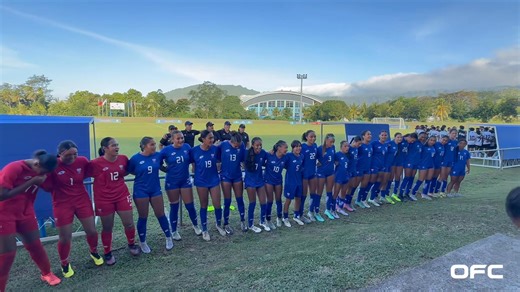 Samoa are through to the semi-finals! The team embrace with the home crowd after their win 🇼🇸 #U16W25 | Oceania Football Confederation