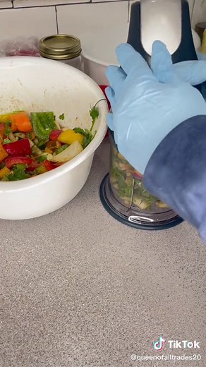 Reply to @yas_marie1 Finally had time to make some😊makes 32oz #sofrito #foryou #spanishrecipe #homemade #boricua #tiktokfood #fyp