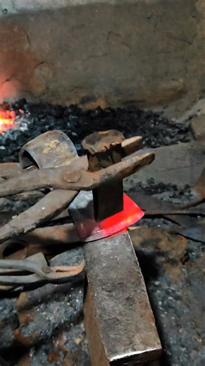 Cutting Red-Hot Steel with a Chisel 🔥|| Blacksmith Handmade Crafts & Skills