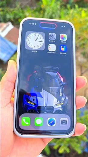 Optimizing iPhone Homescreen Layouts for a Streamlined and Elegant User Experience.