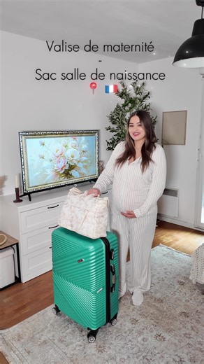 Ma valise de maternité 📍🇫🇷 J’espère que cette vidéo vous aidera à avoir une idée de ce qu’il faut prendre à la maternité. Je me suis basée sur la liste donnée par ma maternité et j’y ai ajouté les choses que je trouve nécessaires pour plus de confort. Dites-moi si j’ai oublié des choses 🫶🏻🎀✨ Les articles personnalisés @nooevents #valisematernitebebe #futurmaman #postpartumlife #babygirl #babycomingsoon