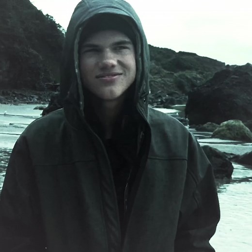 Taylor Lautner's Long Hair: A Tribute to Jacob Black