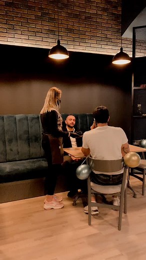 Танцы в Sheldon Coffee #sheldonotriv #az #baku #reki