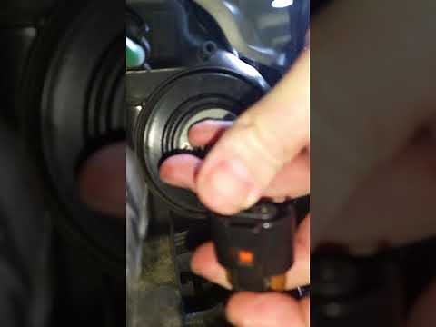 2012 Toyota Prius headlight replacement