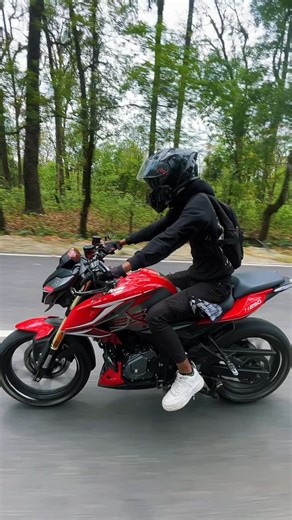 Shiva_ on Instagram: "Row clip⚡️… . . . . . . . . #biker #rider #devil_knight_25t #viral #imstagood #n250 #reelsinstagram #bajaj #viral #popular #réel"