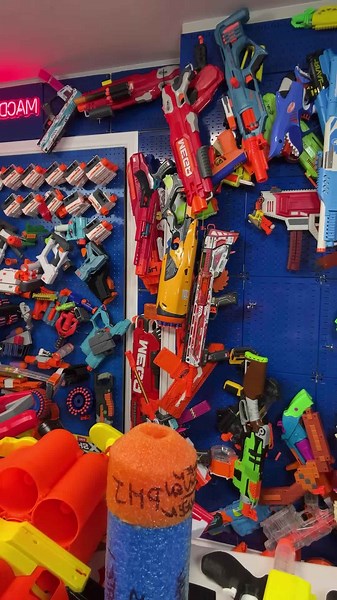 Chat made it RAIN 😳 Money Gun! (LIVE Highlight)