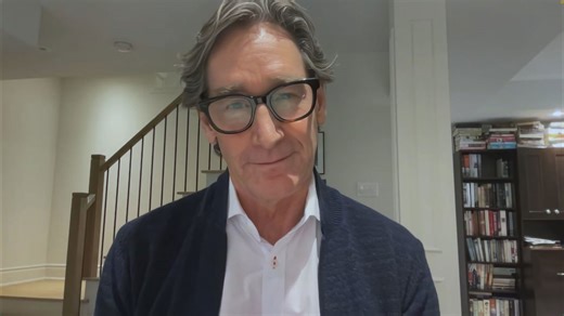 Can I vote if I’m living in the U.S. on a work visa?