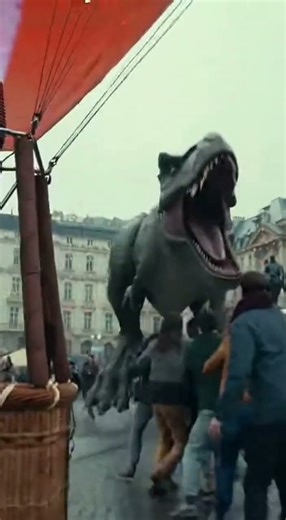 T-Rex in the City: A Sky-High Escape! #dinosaur #jurassicworld #shorts