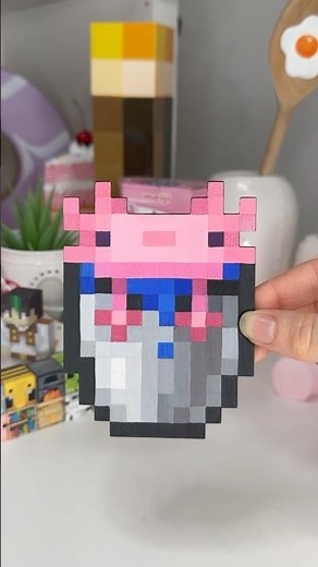 Making a BUCKET OF AXOLOTL to go in my minecraft item frame! 🪣