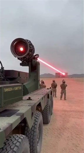 Military Tank Uses Robotic Arm Beam Weapon — Unreal Power! 🔥🤖