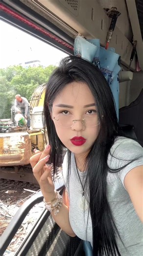 beautiful girl driver (@beautifulgirldriver)’s videos with 原创音乐 - beautiful girl driver