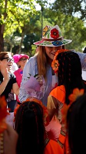 Disfrutamos un Desfile Infantil 👧🏻👦🏻 lleno de color, alegría y diversión, donde los más pequeños fueron los protagonistas de esta gran fiesta. 🦜🎶¡Gracias por contagiarnos su entusiasmo y hacer de este carnaval un momento inolvidable! 💚🎊 | Cecilia Patrón Laviada