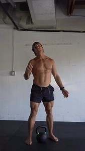 New to kettlebells and learning to progress your kettlebell cleans? Then SAVE this one. Cleans are one of the foundational kettlebell exercises. They carry over to tons of other movements and without learning them you’re leaving a ton of exercise combinations off the table. Start with a two hand, move up to a single arm, and for even more coordination and power learn the tactical clean. For kettlebell tutorials check out my App! 💪 #kettlebellworkouts #fitnesstips #functionalfitness #strengthtra