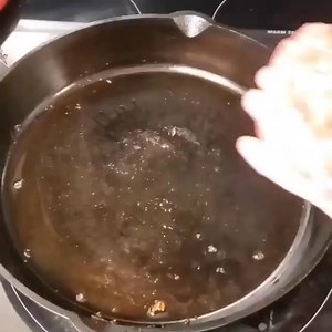 1⧸2lb Juicy Lucy 🧀🍔 . Angus Ground Beef Mixed w⧸Garlic | Edward Bailey