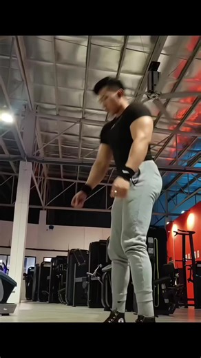 ถ้าไม่เริ่ม ก็เหมือนเดิมทั้งชีวิต ถ้าคุณดูเเลตัวเองดี โลกใบนี้จะใจดีกับคุณมากขึ้น มาเทรนด้วยกันนะครับ สนใจติดต่อสอบถามได้ครับ #ตามหาเทรนเนอร์ส่วนตัว #ลดไขมันเพิ่มกล้ามเนื้อ #เทรนส่วนตัว #เทรนออนไลน์ส่วนตัว #ทุกเพศทุกวัย #ฟิตเนสบางใหญ่ #ฟิตเนสบางบัวทอง #เทรนเนอร์บางใหญ่บางบัวทอง #เทรนเนอร์กทม #เทรนเนอร์นนทบุรี #ซอยวัดลาดปลาดุก #ประสบการณ์15ปี #หุ่นดีสไตล์ฮีโร่ #เทรนเนอร์ระดับมือโปร #เทรนเนอร์นินจา