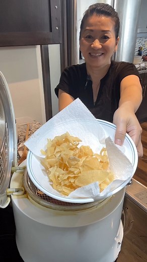 Spring Roll Wrapper Chips #chips | Ly Cooks