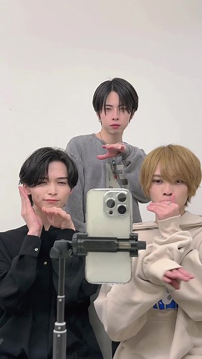 AXXX1S: Discover the Vibrant World of アクシス