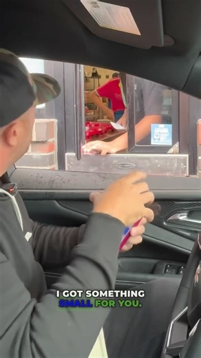 Victor Oliveira | Surprising a drive-through employee with a car | Instagram
