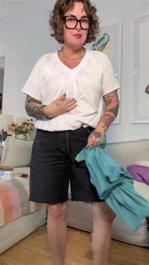 The belly and fupa hiding t-shirt from the 90s is back baby #billowyshirt #flatteringtop #baggytshirt #tiktokshopcreatorpicks #spotlightfinds