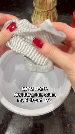 7.5K views · 24 reactions | #momhacks #momusefulhacks #momusefultips #momtips #momtipsandtricks #thinkgsiwishiknewasfirsttimemom #momlife #toddlereducation | A.supermoms.hacks | Facebook