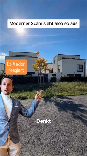 Angelo Deschler | Kapitalanlageimmobilien on Instagram: "🏠 Das „Tentakel-Paradies“: Ein Makler packt aus Ich habe es in meiner Zeit als Immobilienmakler fast täglich gesehen: Paare, die mit einem 1-Million-Euro-Kredit unterschreiben, nur um in einem Haus zu wohnen, das exakt so aussieht wie das des Nachbarn. Das „moderne Traumhaus“ in der Neubausiedlung ist oft der größte Scam unserer Zeit: Copy-Paste-Architektur: Null Individualität, aber Maximalpreis. Zins-Falle: Du zahlst am Ende fast das Do